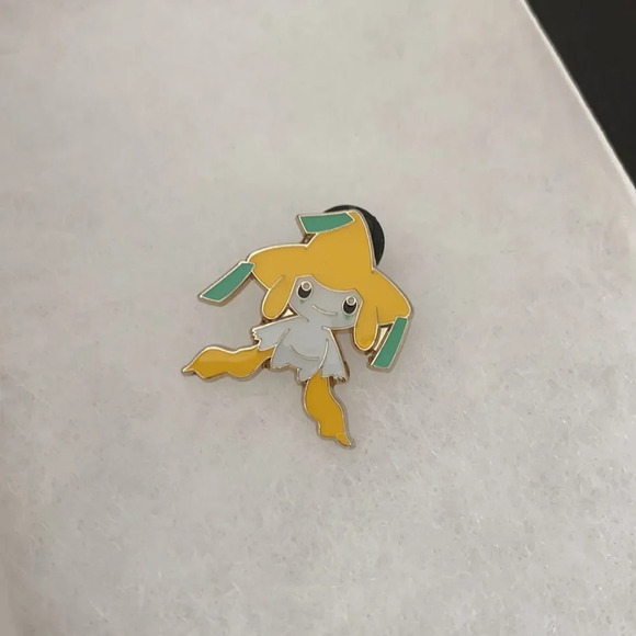 Jirachi Pin - Picture 2 of 3